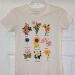 Flower T-shirt, size medium